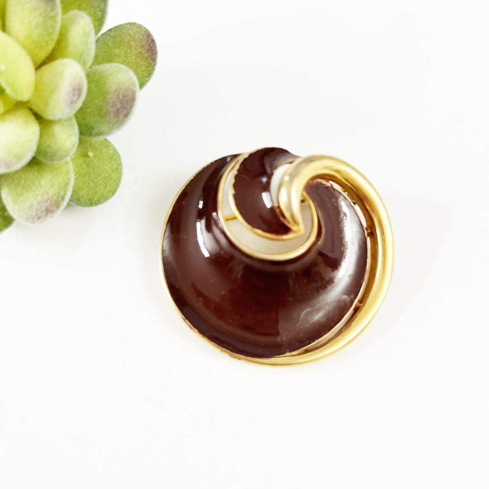 Crown Trifari Vintage Mid Century Brown Enamel Swirl Brooch